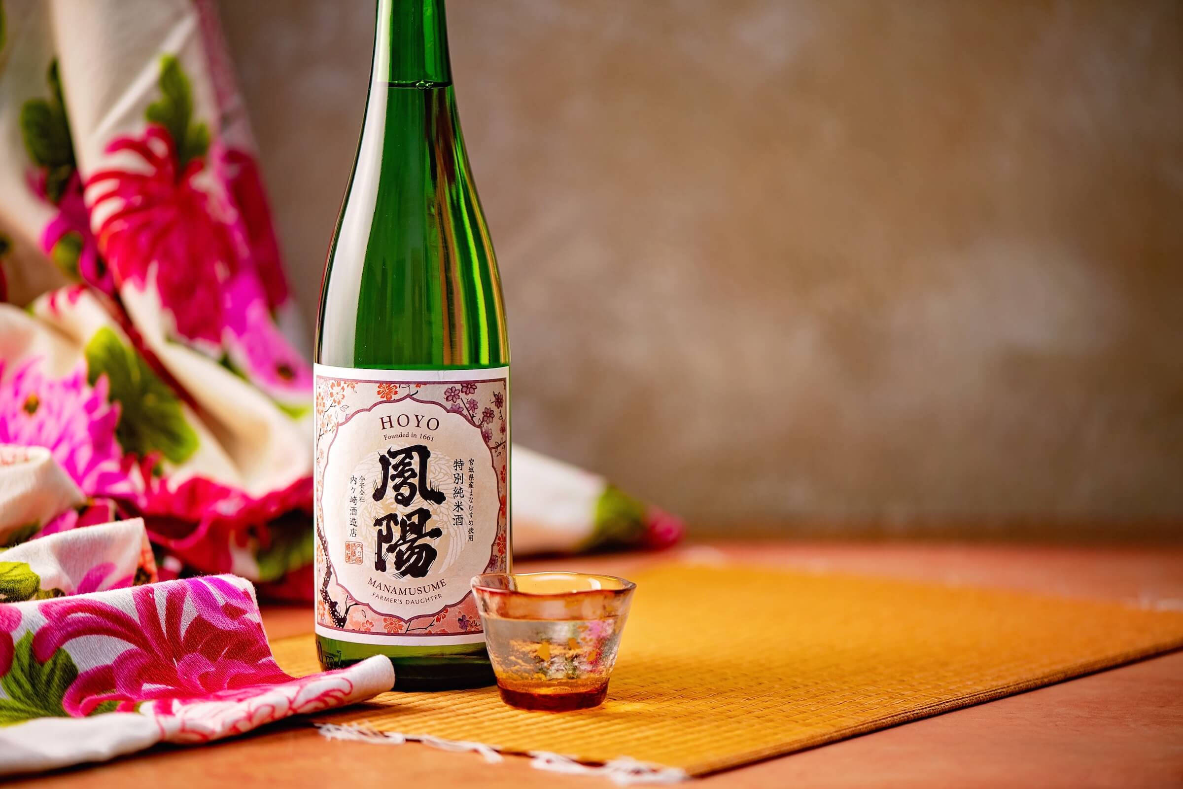 Hoyo “Manamusume” bottle